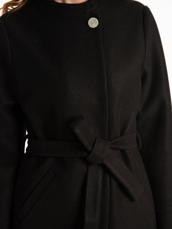 Plain coat with belt