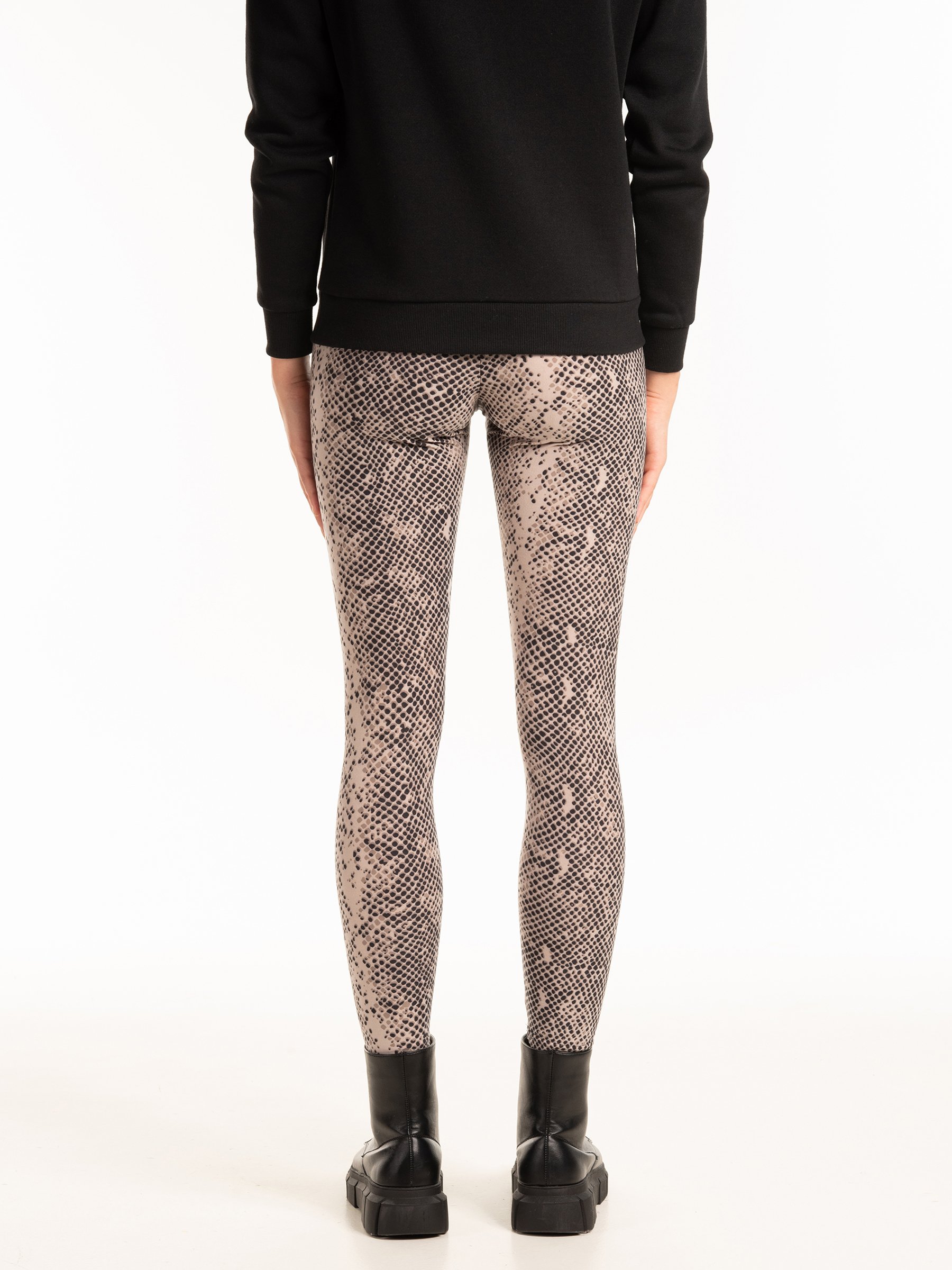 RED SNAKE FAUX LEATHER LEGGINGS – Insanity El Paseo