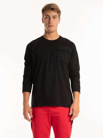 T-shirt with chest pocket