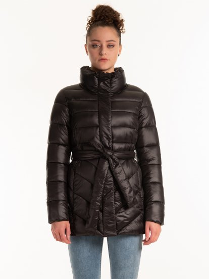 Quilted recycled polyester padded jacket with belt