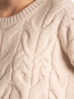 Sweter ze splecionym wzorem