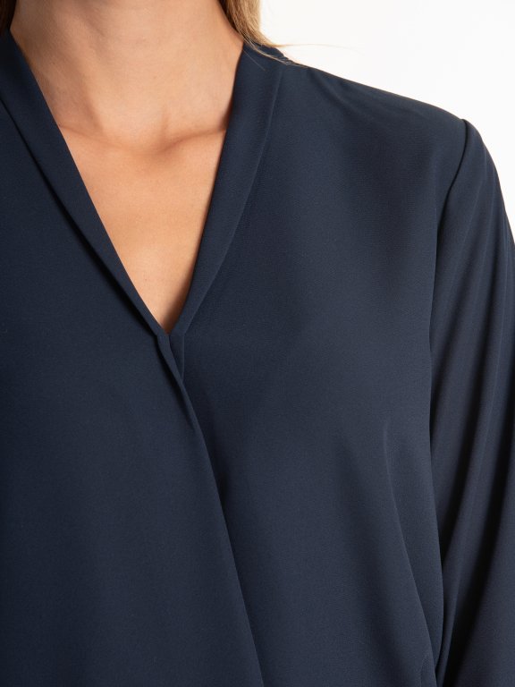 Блуза с v-образно деколте