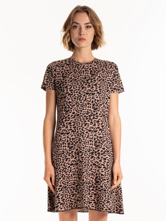 Šaty s leoparďou potlačou