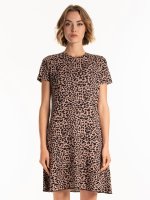 Šaty s leoparďou potlačou