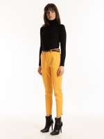 Strech trousers with belt