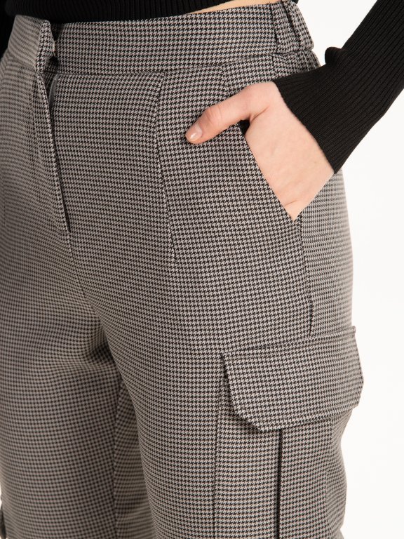 Kalhoty cargo s pepitovým vzorem
