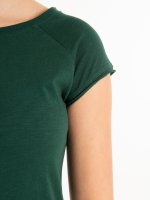 Basic raglan sleeve t-shirt