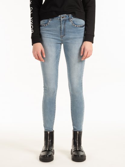 Skinny jeans with studs