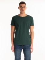 T-shirt basic o dopasowanym kroju