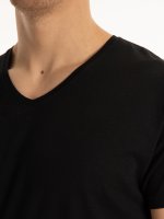 Základné slim fit tričko s véčkovým golierom