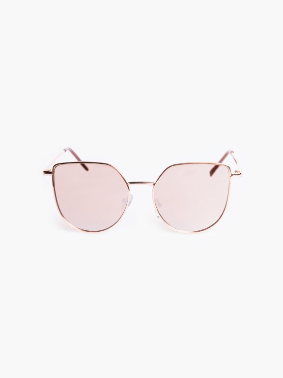 Cat eye sunglasses with mirror lenses