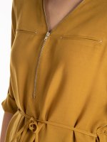 Blouse with zipper