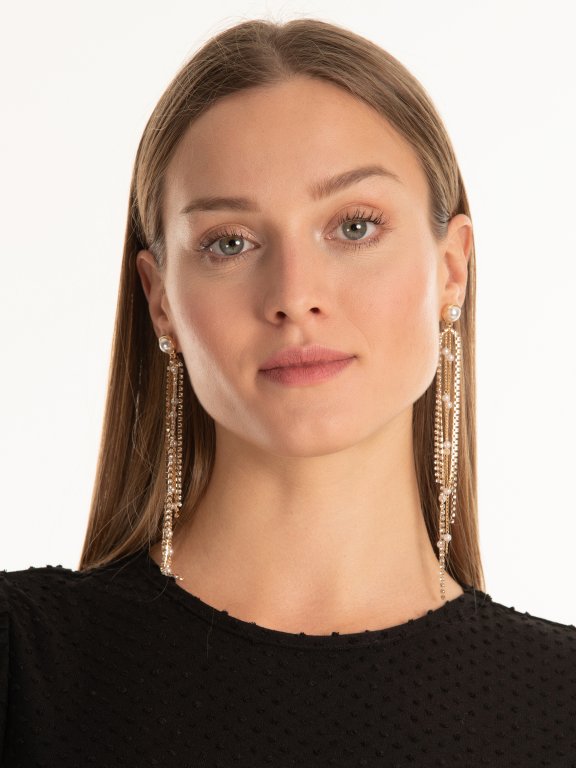 Long earrings with faux pearls