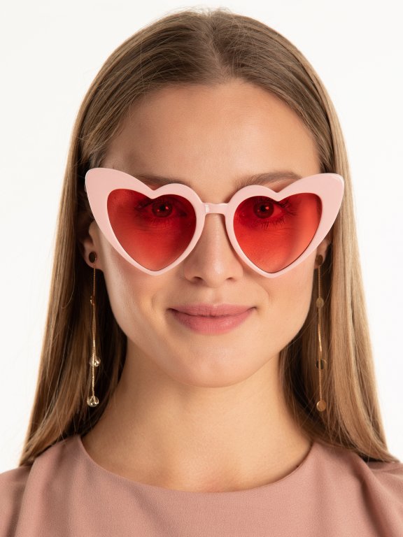 Slnečné okuliare s rámom v tvare srdca