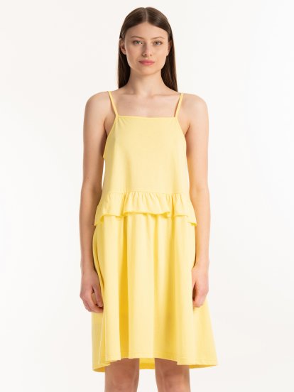 Strappy dress witth ruffle