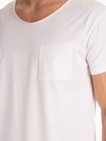Koszulka basic z kieszenią na piersi
