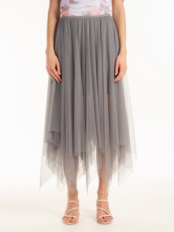 Asymetrická tylová sukně