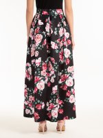 Dlhá kvetovaná sukňa