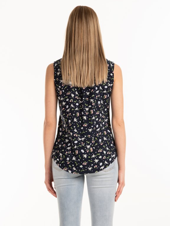 Floral print sleeveless blouse