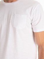 Koszulka basic z kieszenią na piersi