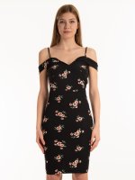 Ołówkowa sukienka z nadrukiem kwiatowym
