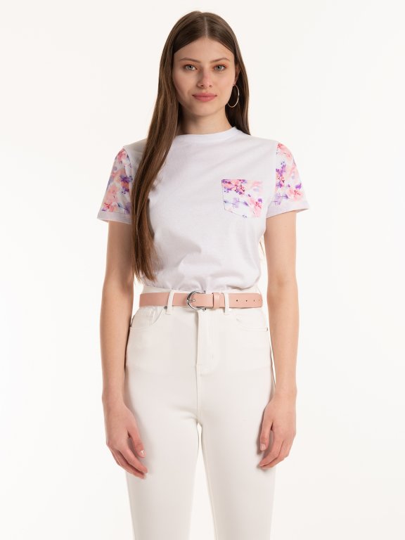 Bavlnené tričko s kvetovanými rukávmi a náprsným vreckom