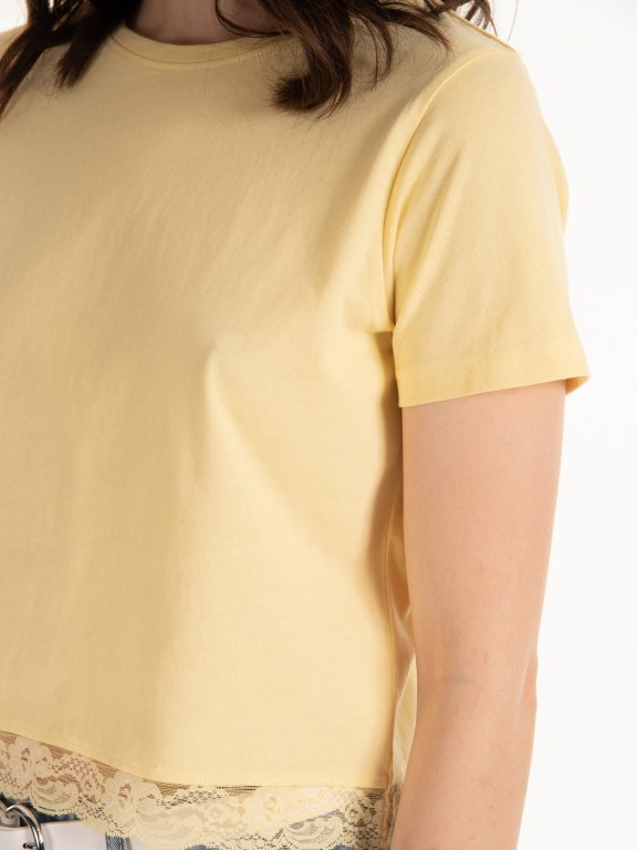 Krátke bavlnené tričko s čipkou