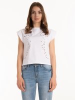 Cotton top with embroidery