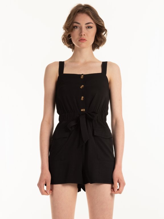 Short jumpsuit with pockets
