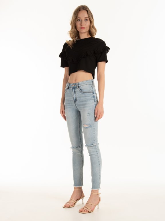 Crop top with ruffle