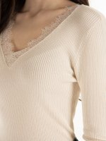 Ribbed jumper with lace