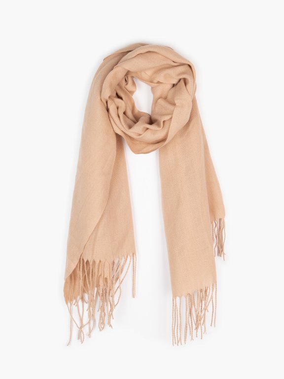 Scarf with tassels