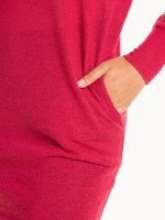 Predĺžený sveter s vreckami