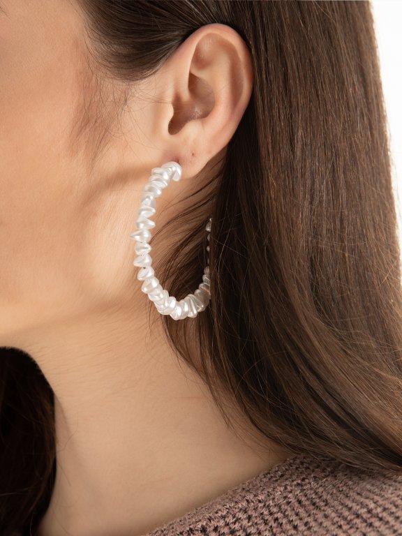 Hoop earrings with beads