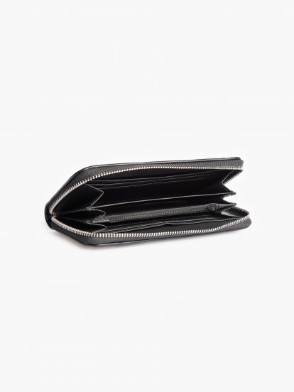 Wallet with embro