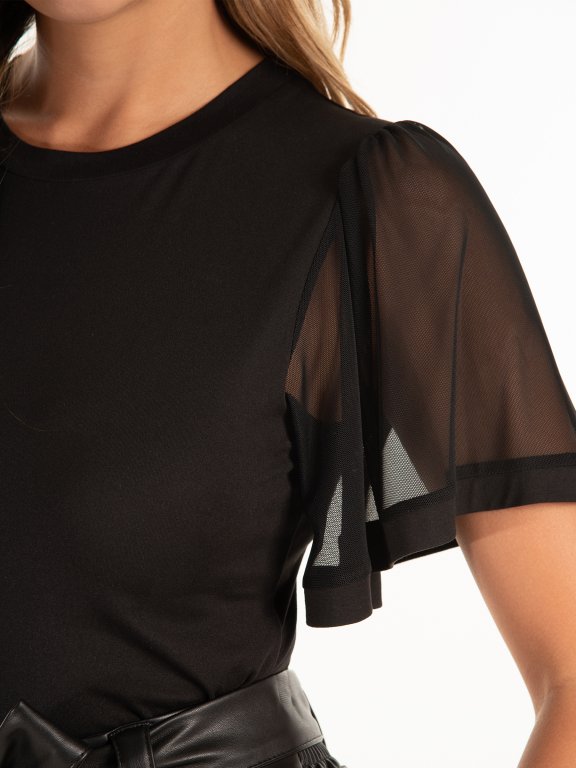 Top with wide mesh sleeves