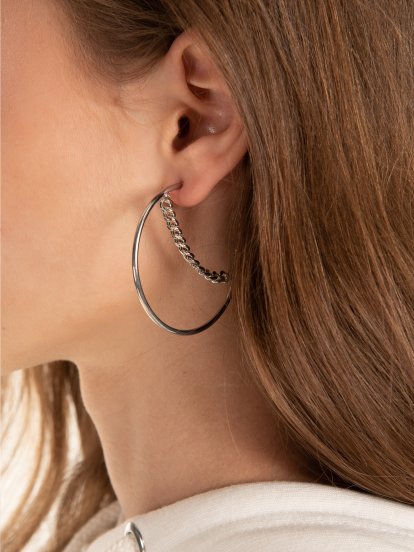 Hoop earrings with chain