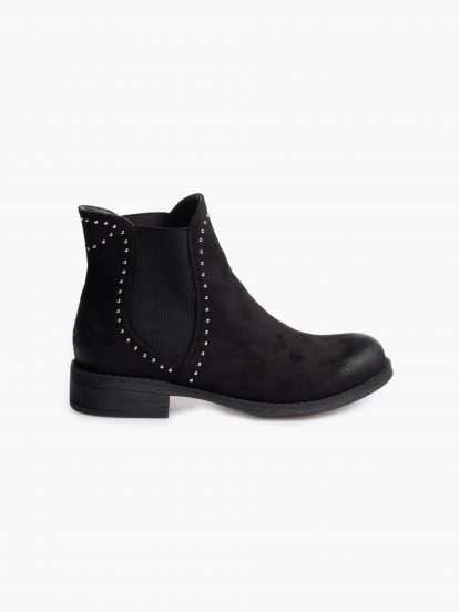 Chelsea boots with studs