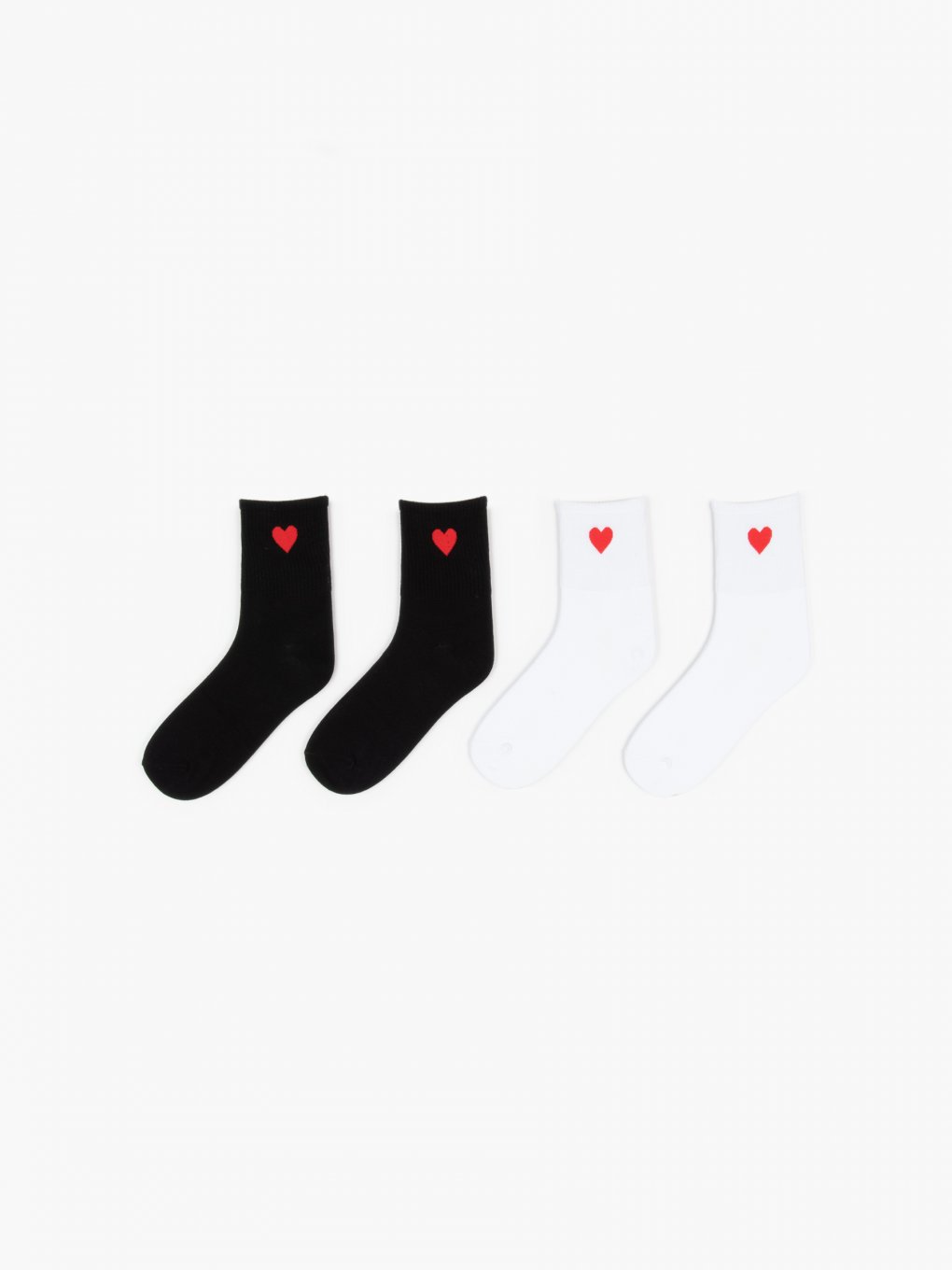 Sada dvou párů ponožek