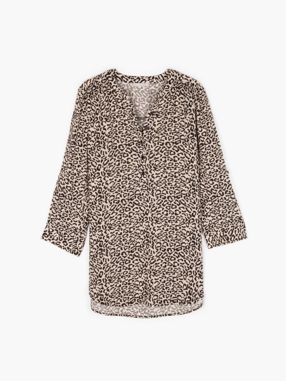 Blouse with animal print