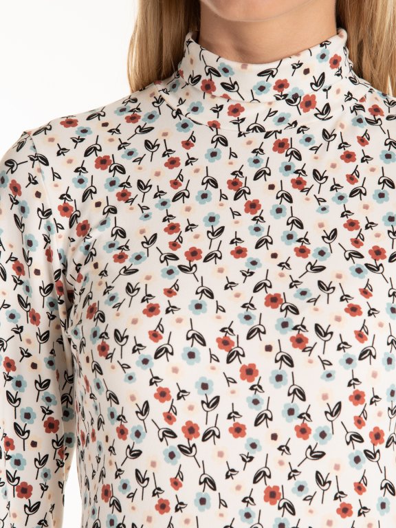 Soft rollneck with floral print