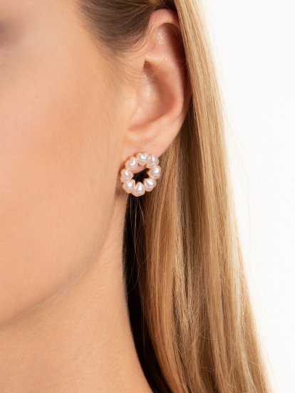 Hoop earrings with heart shaped faux pearls