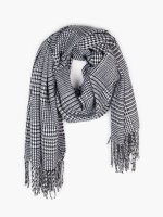 Houndstooth pattern scarf