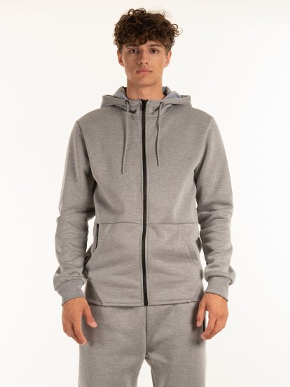Plain zip-up sweatshirt with hood and pockets