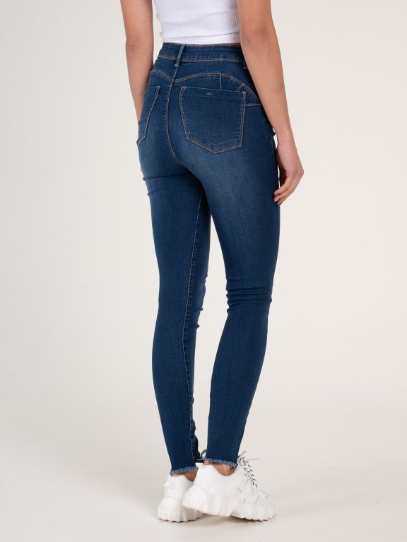 Skinny jeans with push-up effect