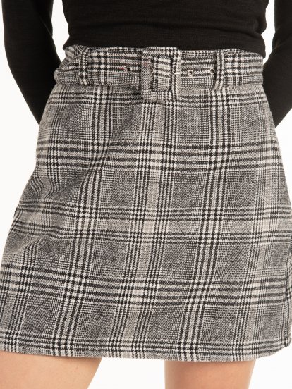 Károvaná mini sukně s páskem dámská