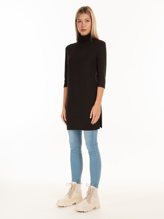 Knitted 3/4 sleeve rollneck top