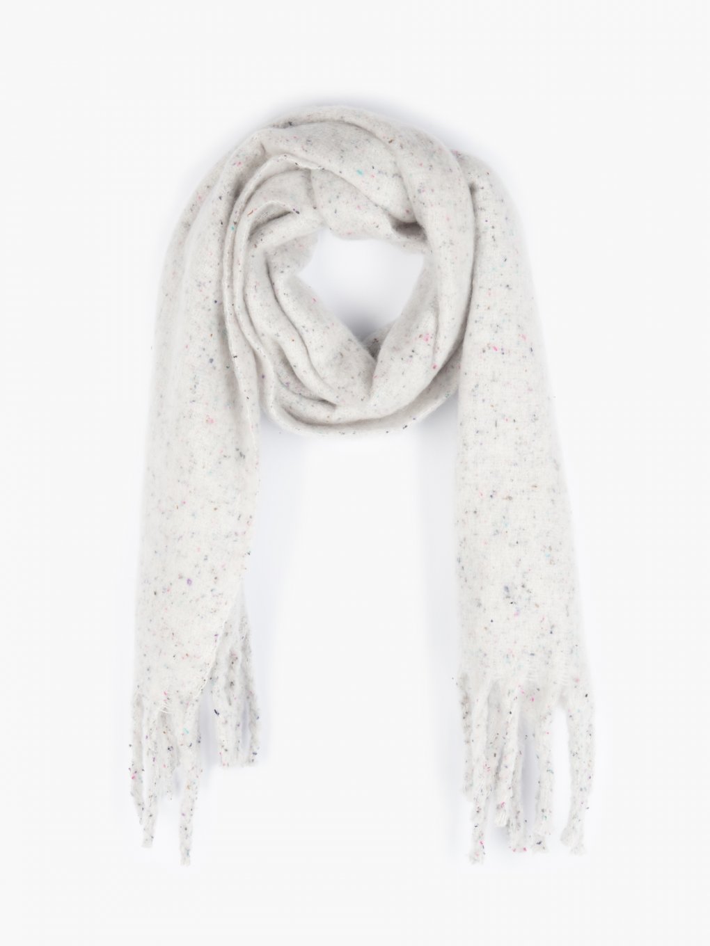 Soft scarf with tassels