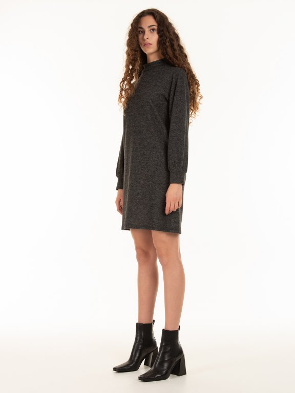Knitted dress with puffed sleeves