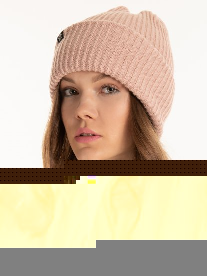 Ribbed beanie with label